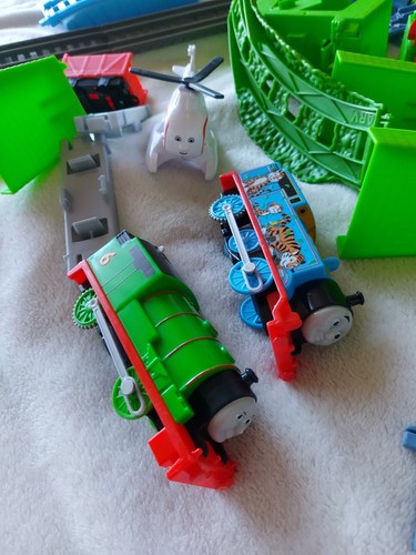 Thomas and friends zug sets - and,