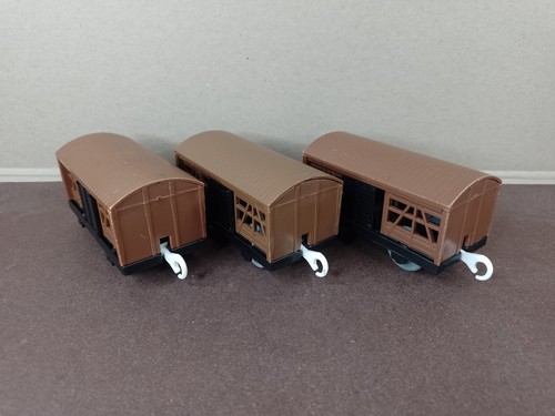 Drei viehwagen tomy - -,